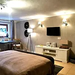 Haus Im Arnikagrund - Ferienwohnung & Privatzimmer